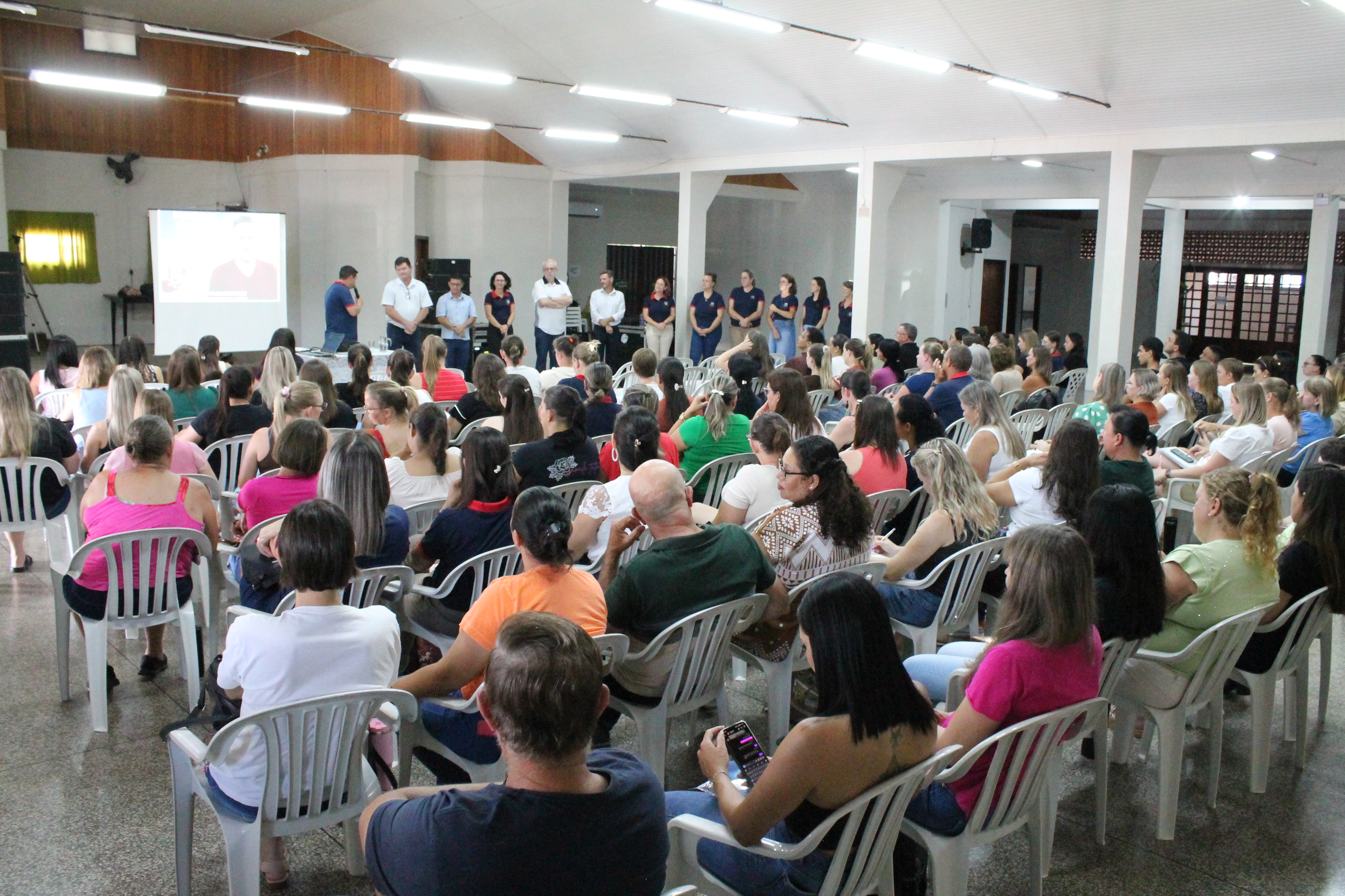 Ano Letivo 2026 tem início com capacitação sobre primeiros socorros em Missal