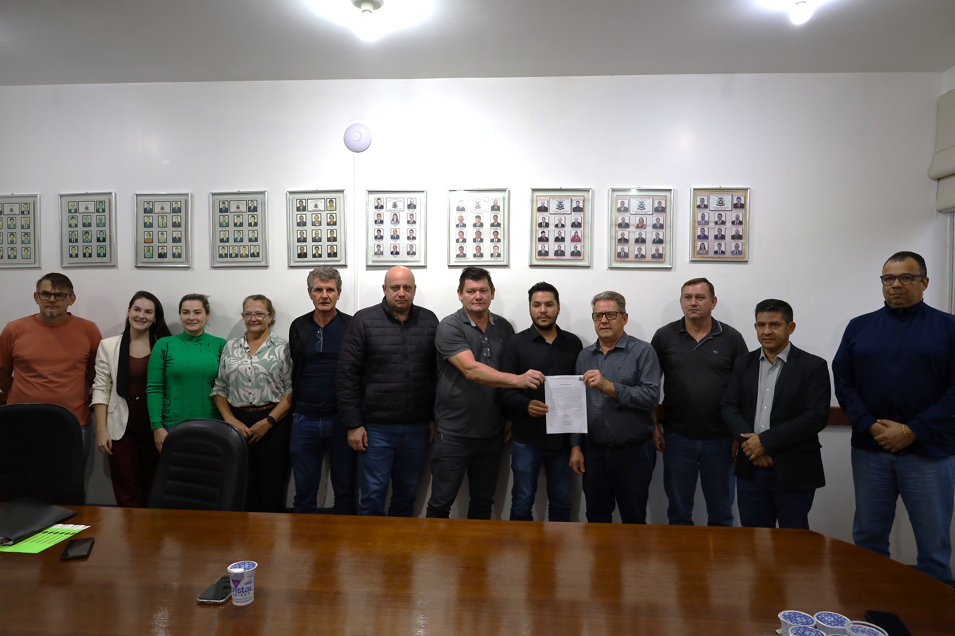 Câmara de Missal acompanha entrega da ordem de serviço para obras de pavimentação urbana