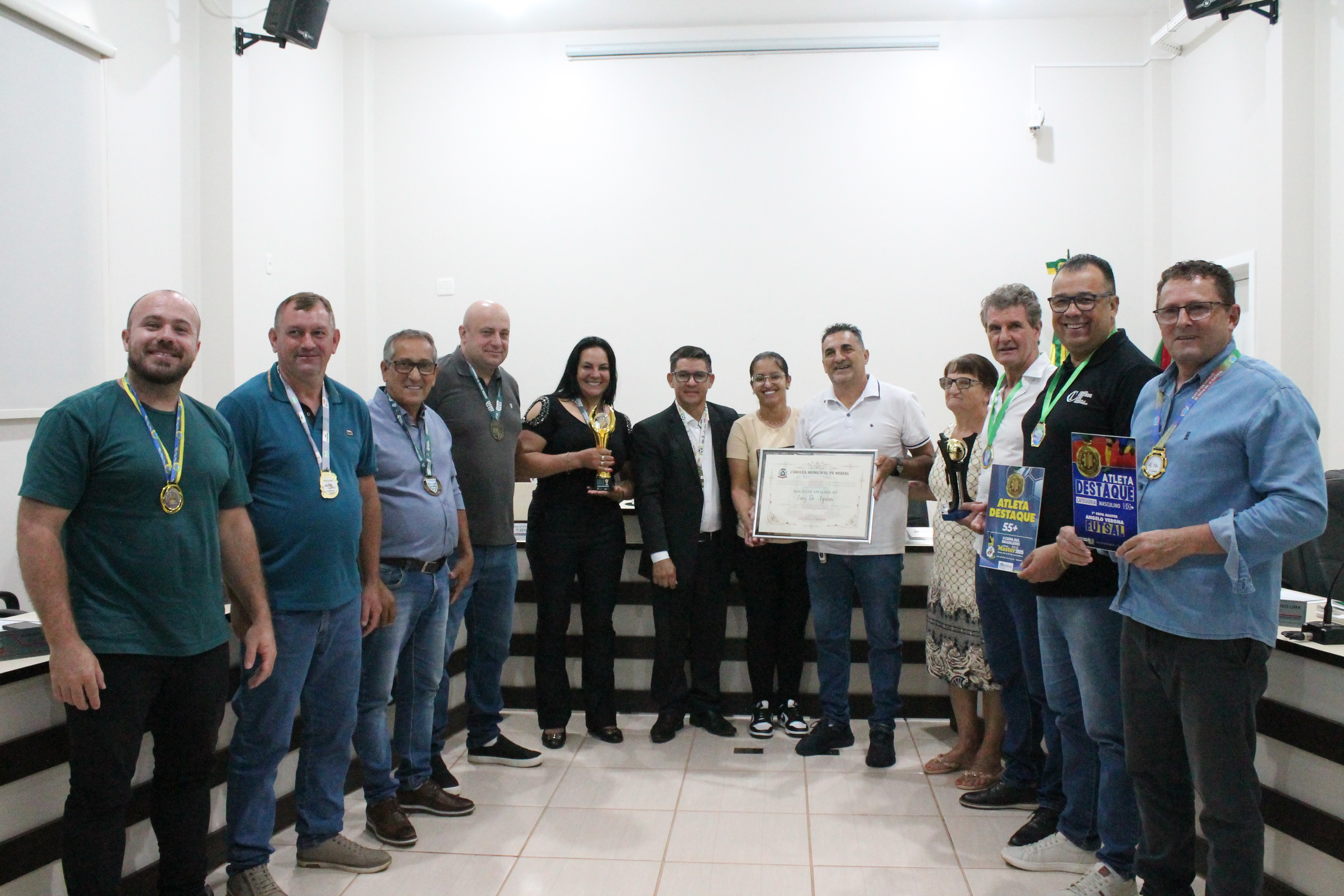 Câmara de Missal entrega Moção de Aplausos a Luiz de Aguiar