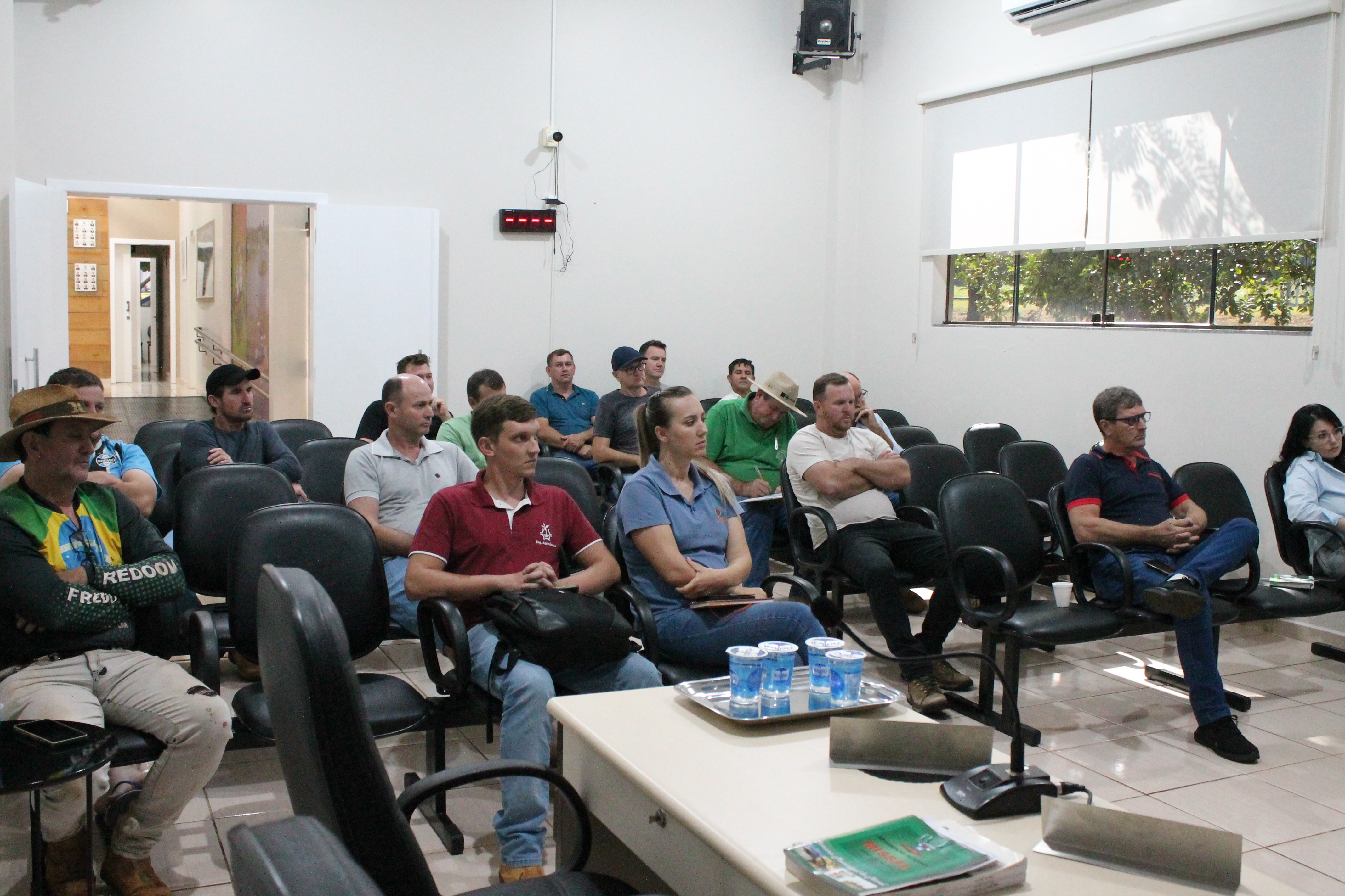 Conselho Municipal de Agricultura realiza reunião no plenário da Câmara de Missal