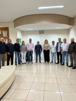 Giovane Schneiders apresenta nova gerente da Cresol de Missal ao Poder Legislativo.