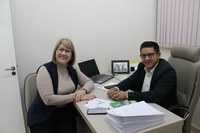 Presidente da Câmara recebe secretária Dulcy Schwendler para tratar do FUNDEMIS