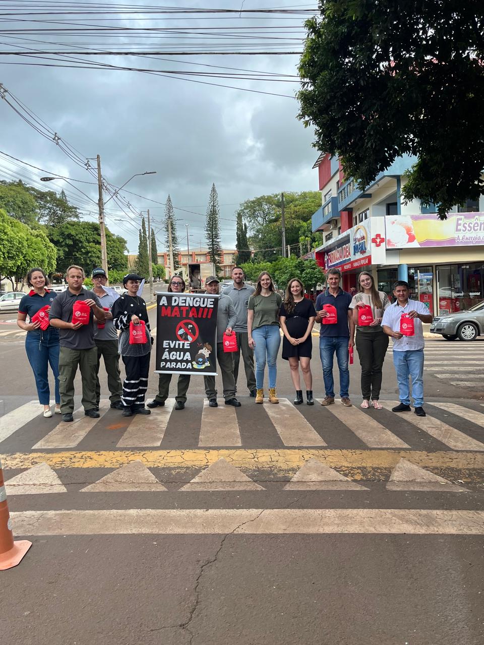 Presidente da Câmara de vereadores Elias Andrade, e vereador Tarcísio Mascarello Participam da Blitz de Conscientização Contra a Dengue e Chikungunya em Missal