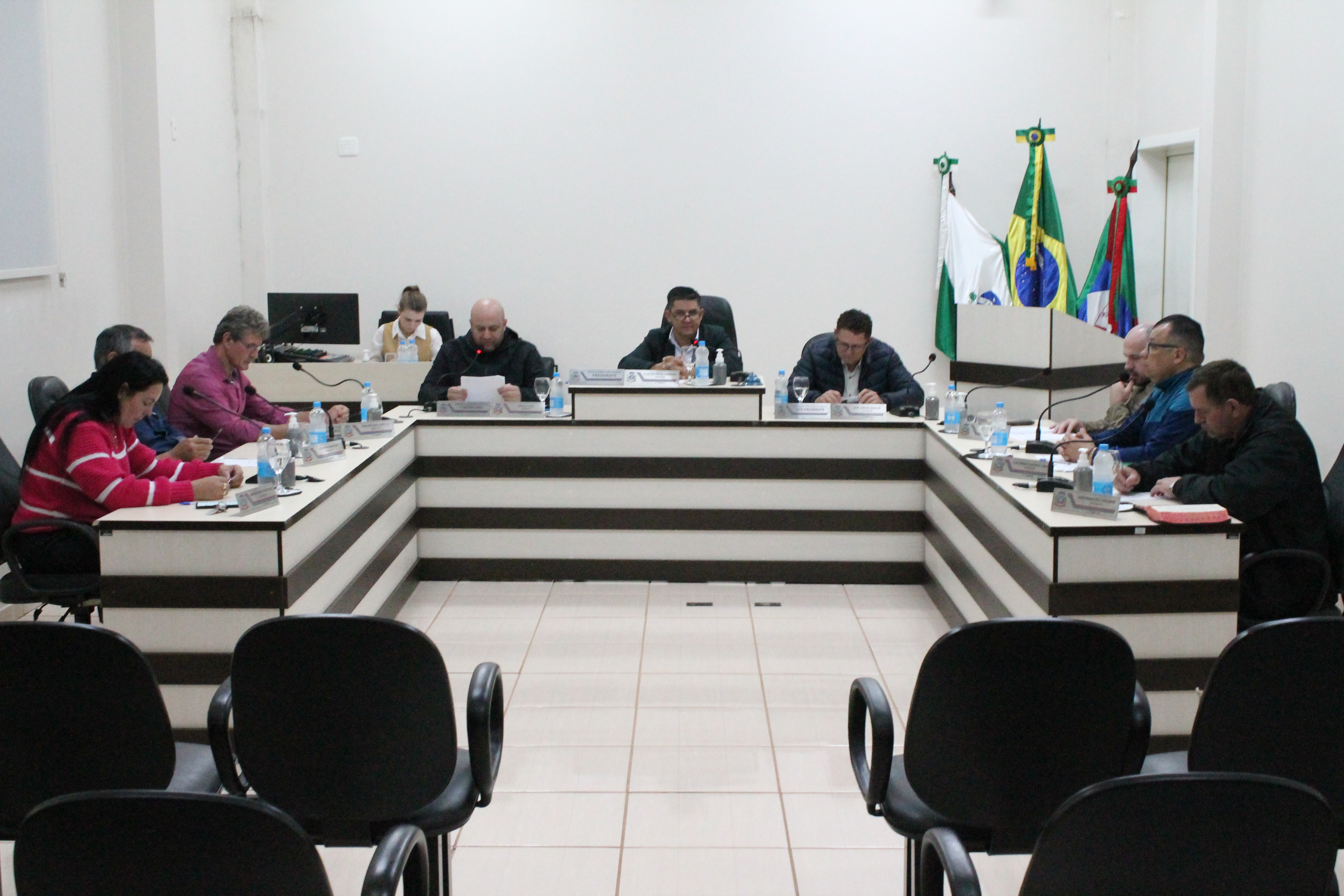 Vereadores realizam 10ª Sessão Extraordinária
