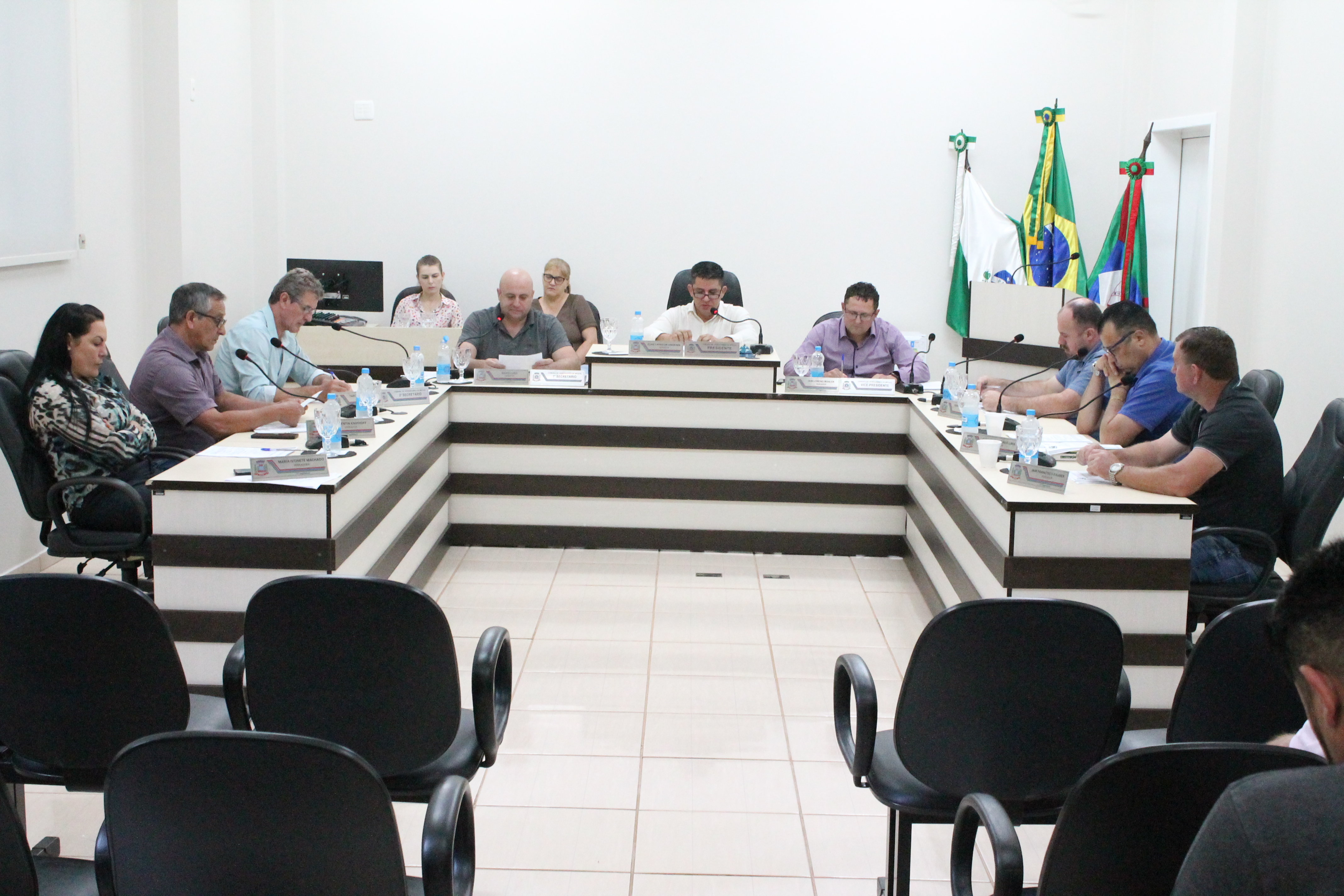 Vereadores realizam a 31ª Sessão Ordinária do Segundo Período Legislativo de 2025 e aprovam projetos.