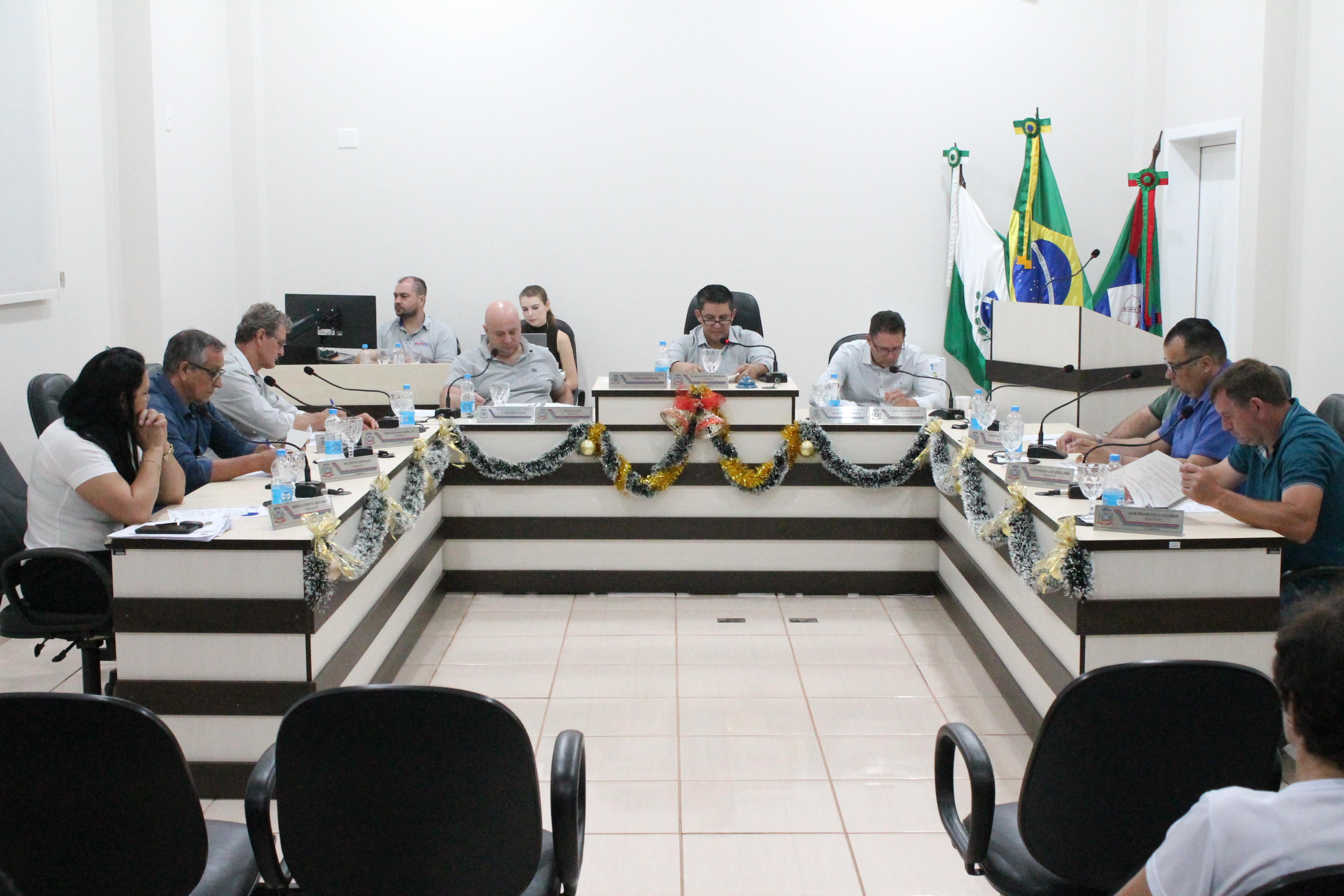 Vereadores realizam a 40ª Sessão Ordinária do Segundo Período Legislativo de 2025