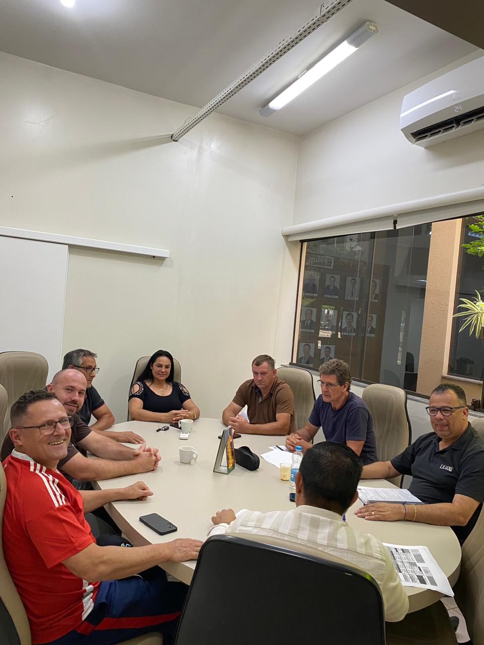 Vereadores realizam reunião das comissões e debatem projeto