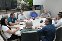 Vereadores realizam reunião das comissões e debatem projeto.
