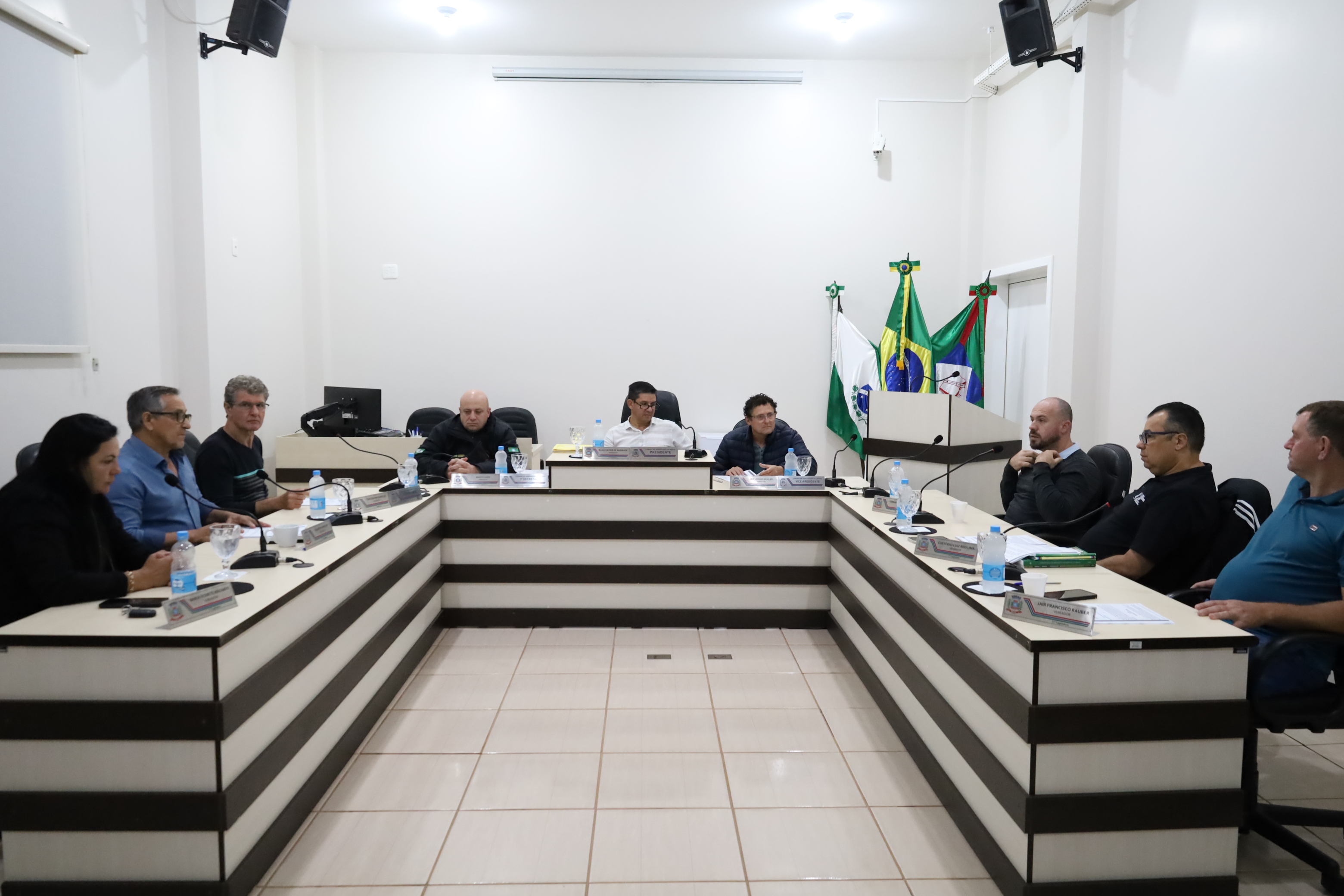 Vereadores realizam reunião das comissões e debatem projetos